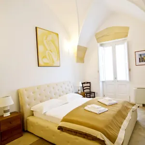 La Bella , Lecce Italia