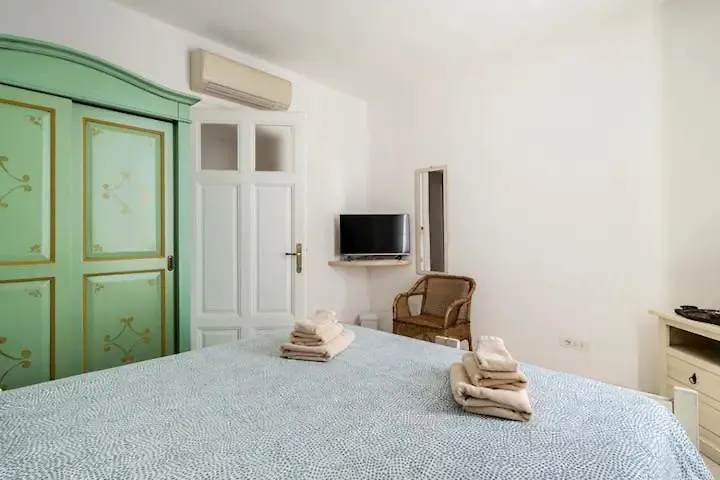 B&B Affittacamere Via Del Centro La Maddalena  Bed & Breakfast La Maddalena (Sassari)